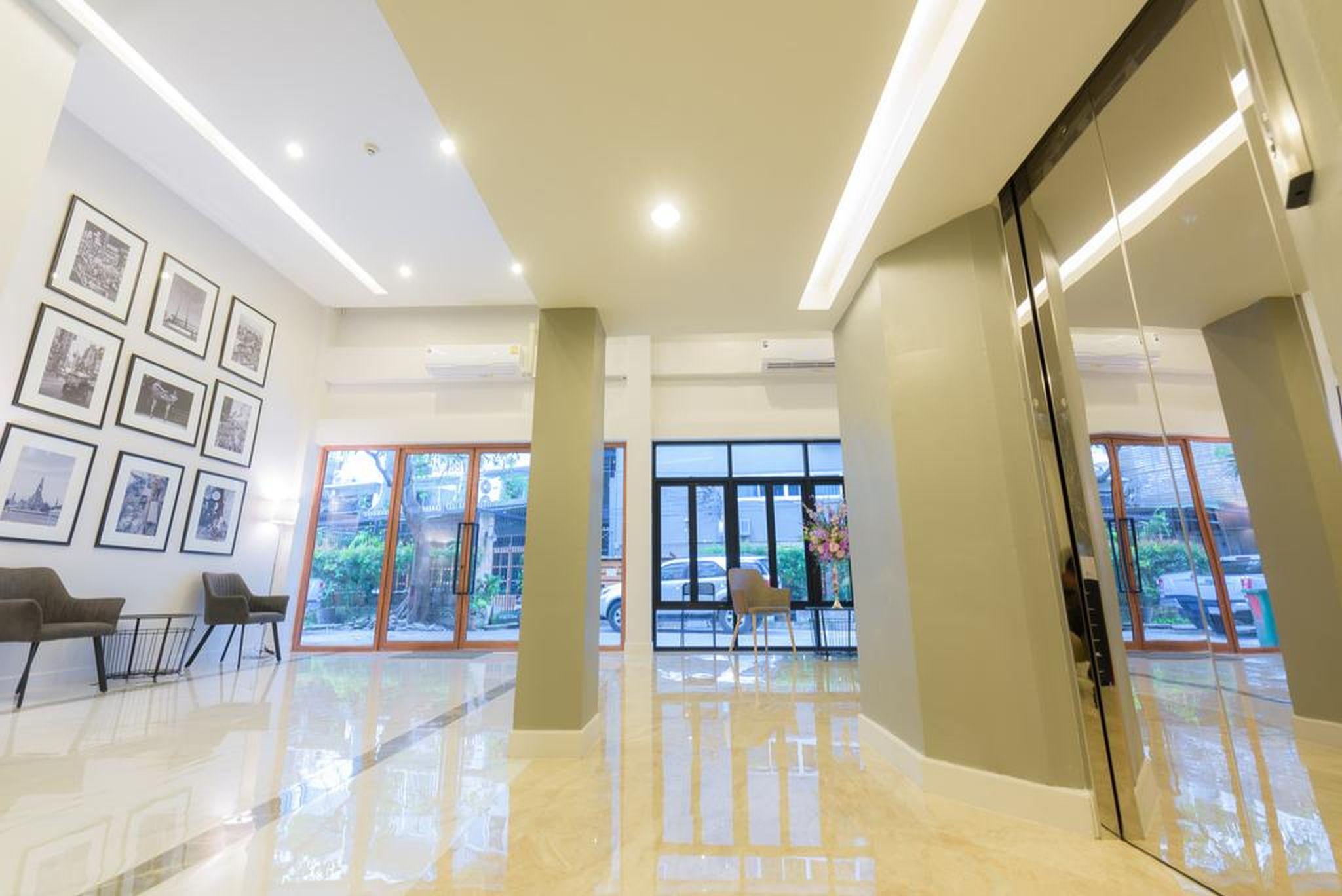 Metro Hotel Bangkok Exterior photo
